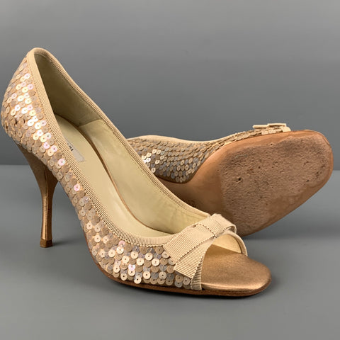 Zapatos de tacón peep toe con lentejuelas y seda color topo de PRADA Talla 6.5