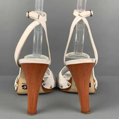 D&amp;G by DOLCE &amp; GABBANA Sandalias de plataforma blancas talla 7