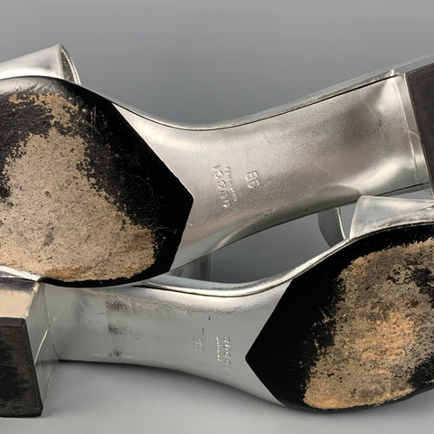GUCCI Taille 9 Sandales à bride de cheville en cuir argenté