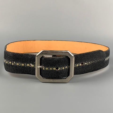 VAN AMBURG Talla 34 Cinturón Sting Ray texturizado negro y crema