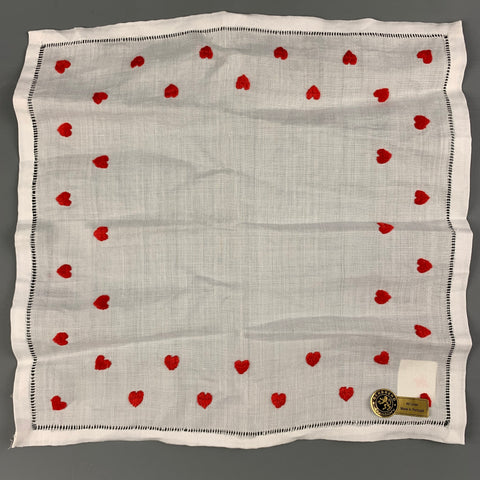 GRANDE MAISON White  Red Heart Linen Pocket Square