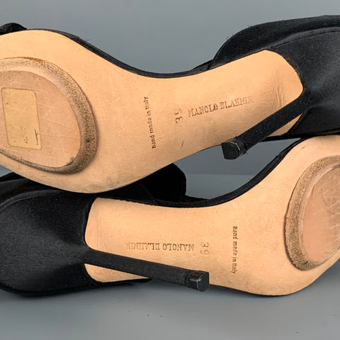 MANOLO BLAHNIK Talla 9 Sandalias con tira en T de satén negro