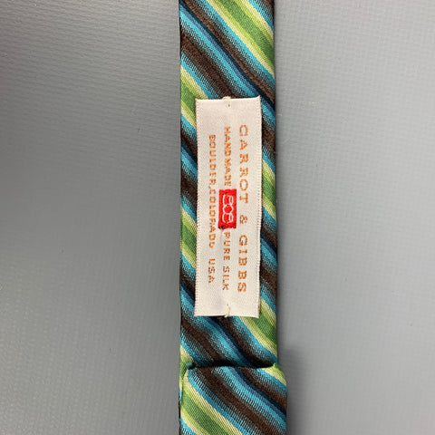 CARROT &amp; GIBBS Nœud papillon en soie à rayures diagonales bleu et vert marron
