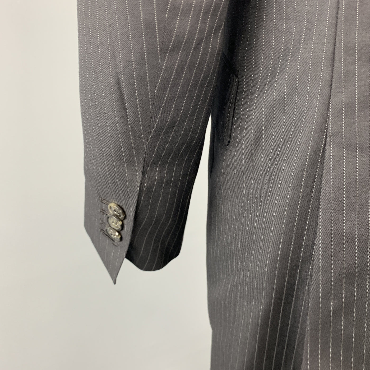 DAVID AUGUST Size 40 Black Stripe Wool Peak Lapel 34 x 31 Suit