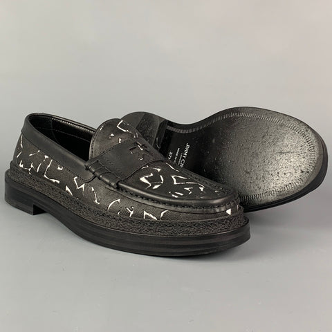 Colección JIMMY CHOO x Eric Haze seleccionada por Poggy Talla 7.5 Mocasines de algodón revestidos en blanco y negro