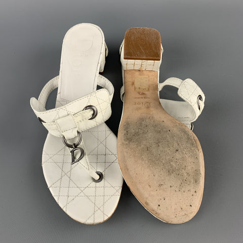 CHRISTIAN DIOR Talla 10 Sandalias tipo mula con tira en forma de D de cuero Cannage blanco
