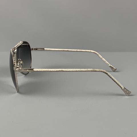 LOUIS VUITTON Silver Grey Metal Aviator Sunglasses