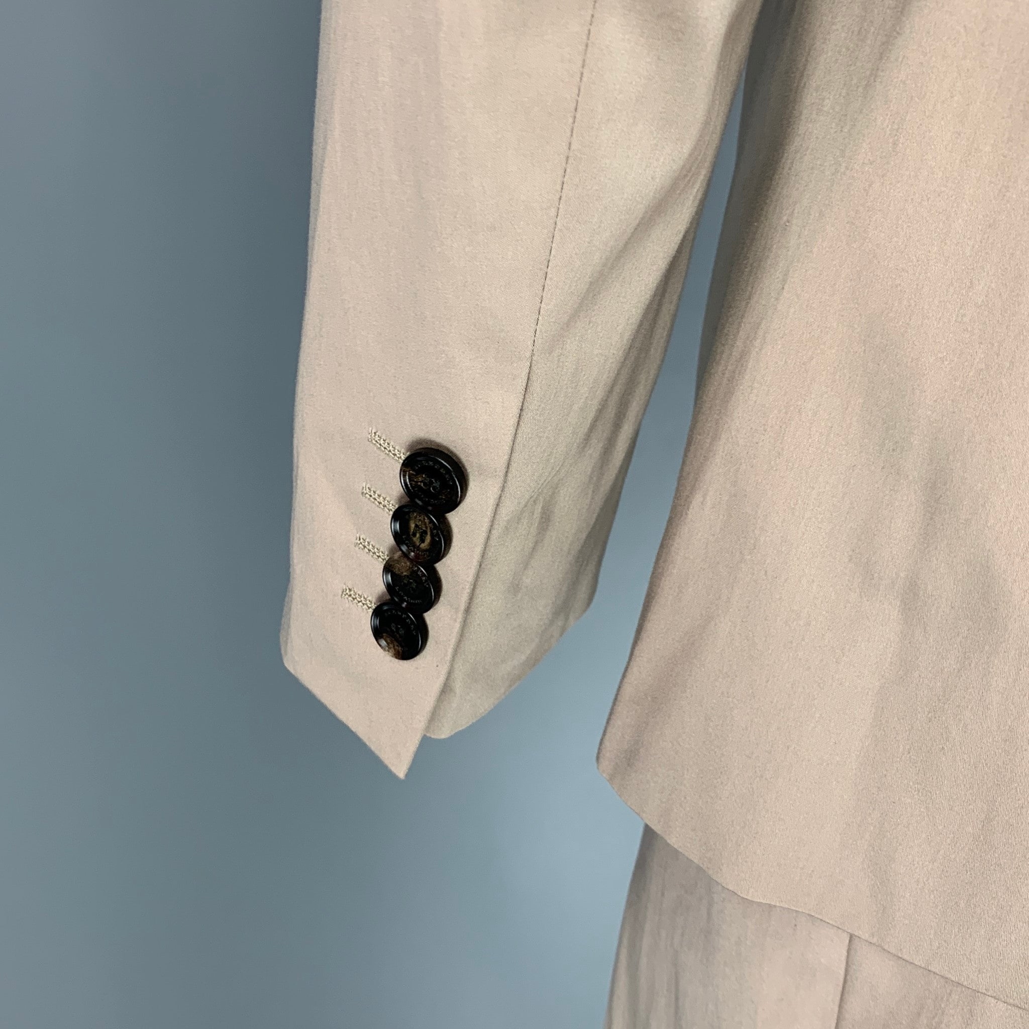 BURBERRY LONDON Size 36 Beige Cotton Notch Lapel Suit – Sui BURBERRY LONDON Size 36 Beige Cotton Notch Lapel Suit – Sui