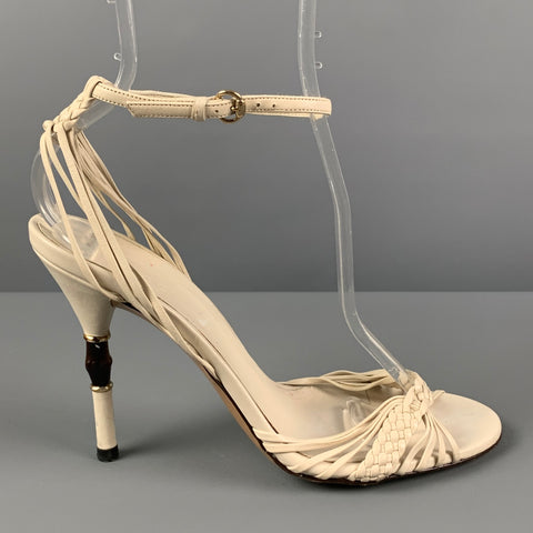 GUCCI Talla 6.5 Sandalias de tiras de cuero tejido blanco
