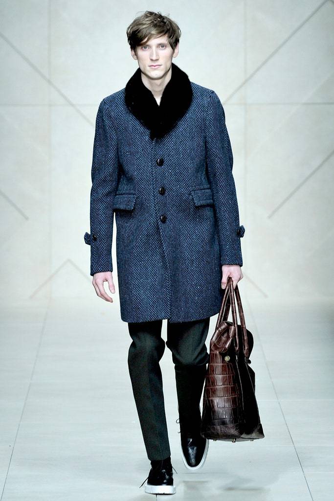 BURBERRY PRORSUM Otoño 2011 Talla 42 Abrigo azul con cuello de visón extraíble de lana en zigzag