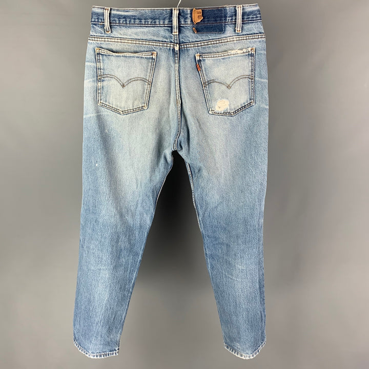 LEVI STRAUSS Size 32 Blue Light Blue Distressed Vintage Jeans