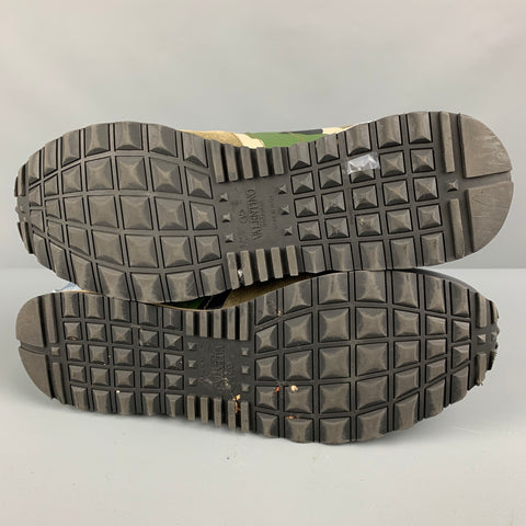 VALENTINO Zapatillas bajas de cuero de camuflaje oliva multicolor talla 12