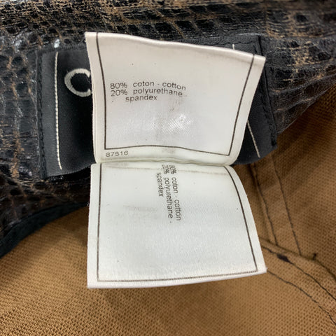 CHANEL 2003 Talla 8 Chaqueta motera negra desgastada en relieve