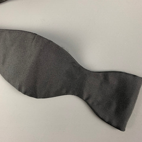 BURBERRY Black Silk Bow Tie