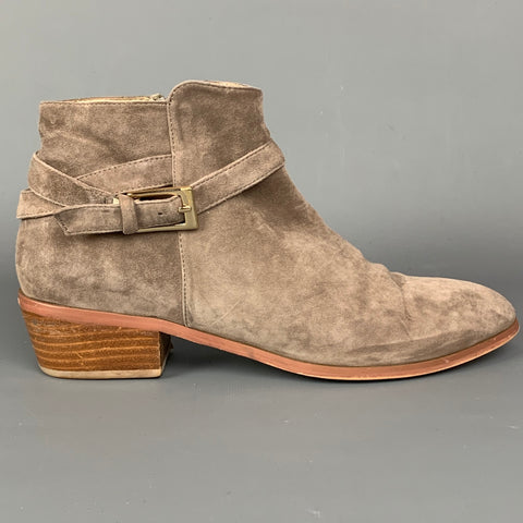 BARNEY'S NEW YORK Botas con tira al tobillo de ante color topo talla 9