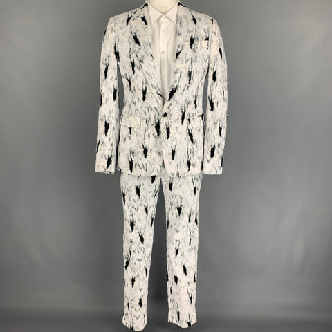 MOSCHINO COUTURE Fall 2015 Size 40 Regular White & Black Print Cotton / Viscose Notch Lapel Suit