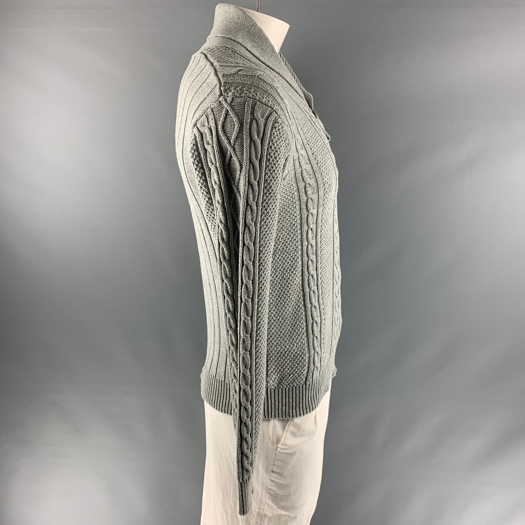 LOUIS VUITTON Size M White Ribbed Knit Cotton Shawl Collar Sweater – Sui  Generis Designer Consignment