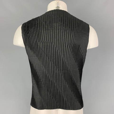 ISSEY MIYAKE Size M Black Pleated Polyester Vest