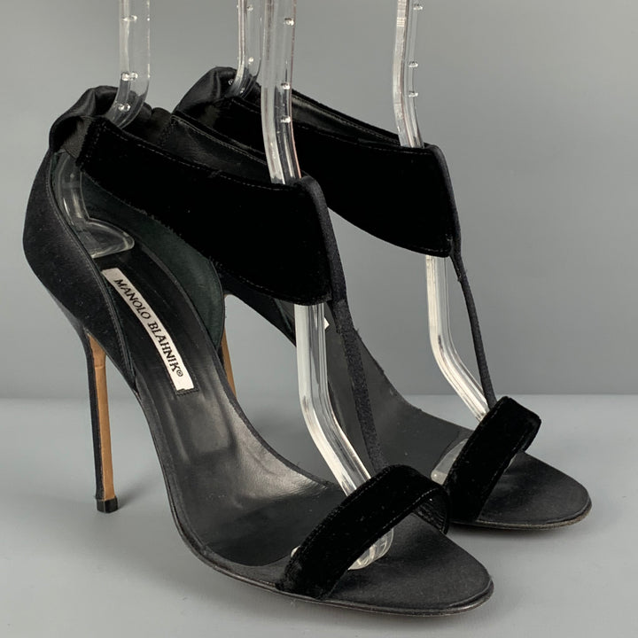 MANOLO BLAHNIK Size 9 Black Satin T- Strap Sandals