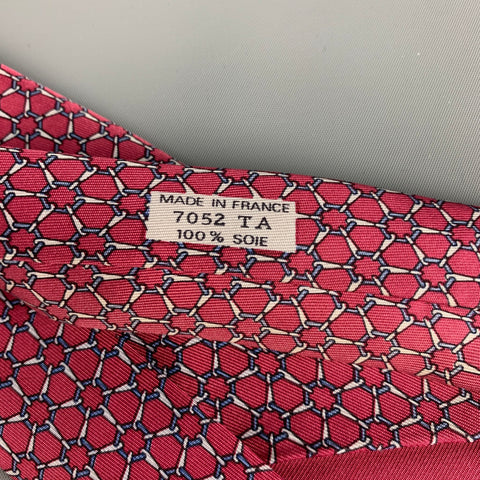 HERMES 7052 TA Corbata de seda con círculos blancos frambuesa