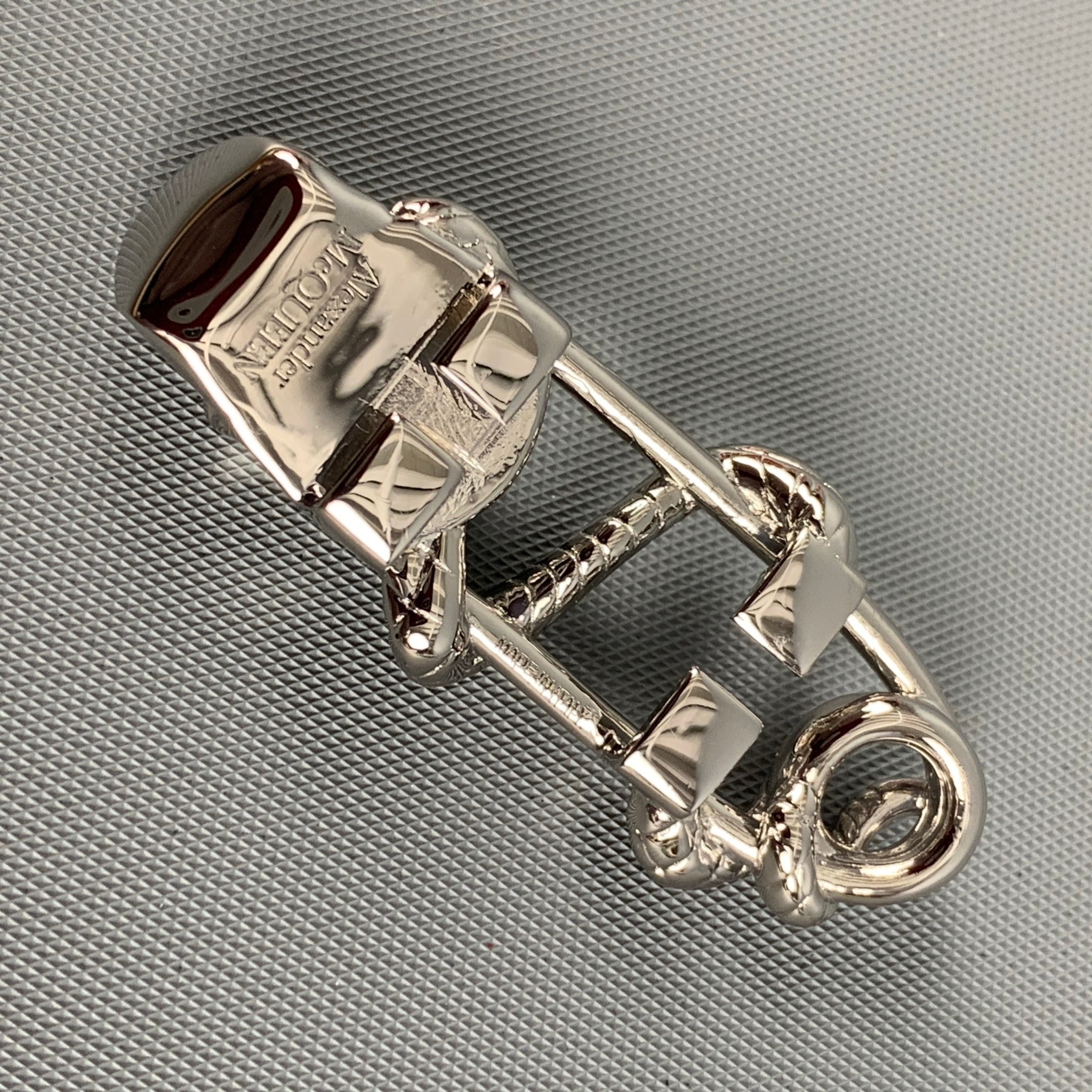 ALEXANDER MCQUEEN Silver Skull Snake Sneaker Charm – Sui Generis