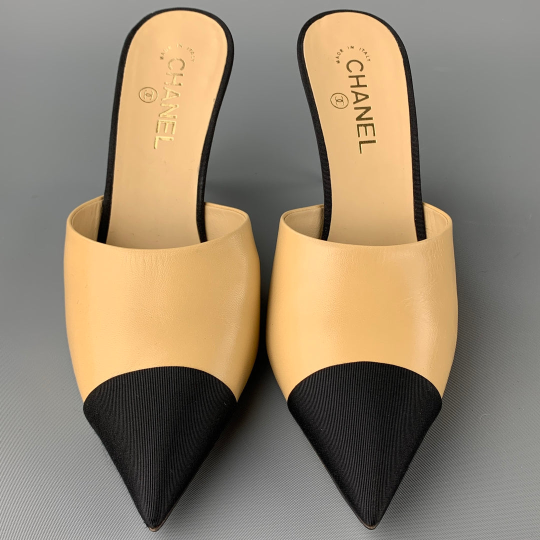 CHANEL Talla 11 Zapatos de tacón CC con perlas de cuero de grosgrain en dos tonos en beige y negro