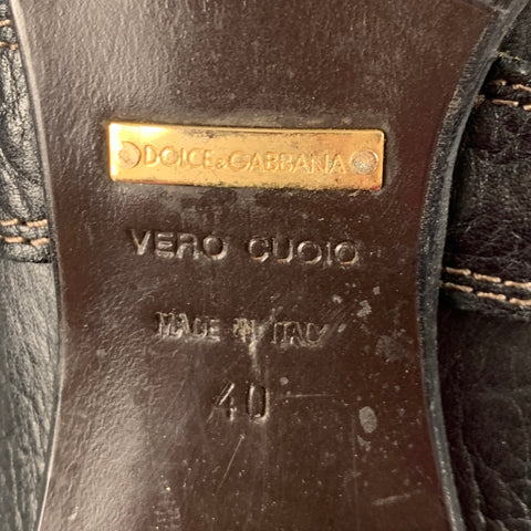DOLCE &amp; GABBANA Talla 10 Botas con correa en el tobillo de cuero negro con grano de guijarro