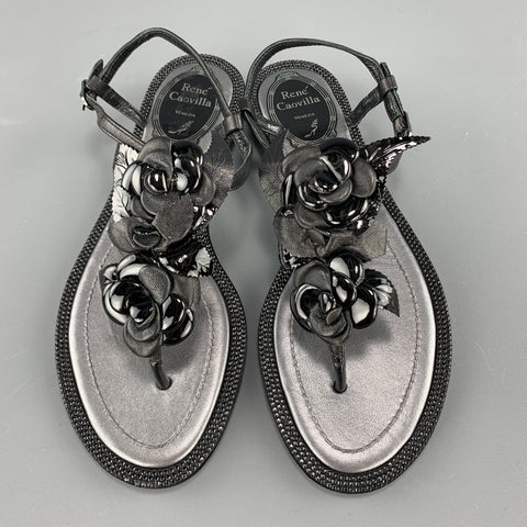 RENE CAOVILLA Talla 4 Sandalias con tachuelas de cristal y correa en T rosa de cuero negro