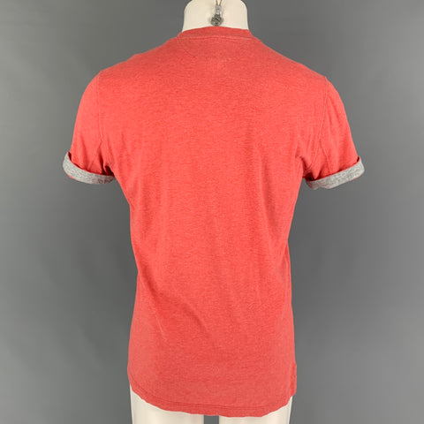 BRUNELLO CUCINELLI Talla S Camiseta de algodón con cuello de pico rojo gris