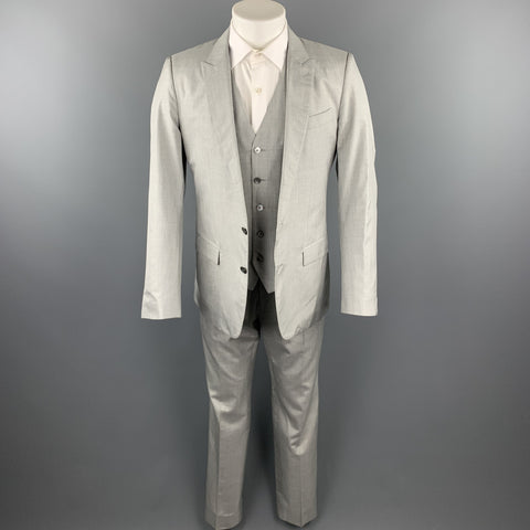 DOLCE & GABBANA Size 38 Regular Light Grey Silk Peak Lapel Suit