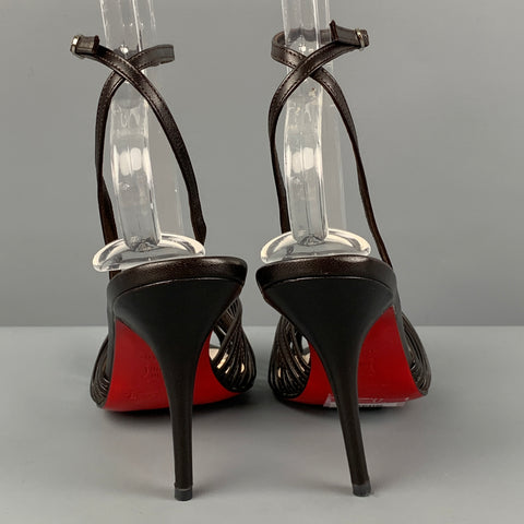 CHRISTIAN LOUBOUTIN Talla 7 Sandalias con tira al tobillo de cuero marrón