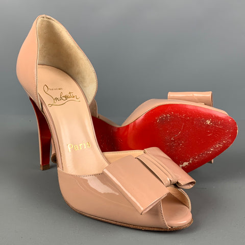 CHRISTIAN LOUBOUTIN Talla 6 Bombas D'Orsay de charol beige nude