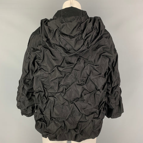 PRADA Chaqueta con capucha fruncida de nailon negro talla 2