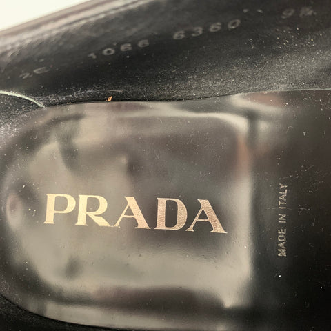 PRADA Talla 10.5 Zapatos con cordones y punta cuadrada de cuero negro