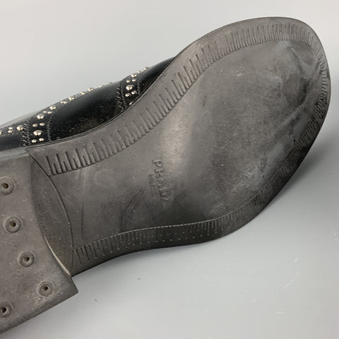 PRADA Taille 9,5 Oxfords à lacets en cuir clouté noir avec bout d'aile