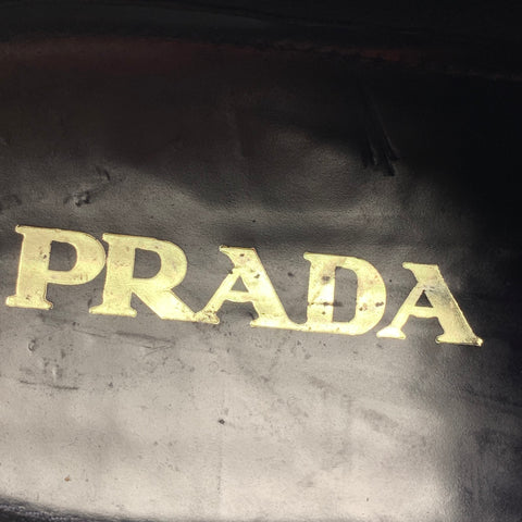 PRADA Taille 10 Chaussures à lacets en cuir perforé blanc marine