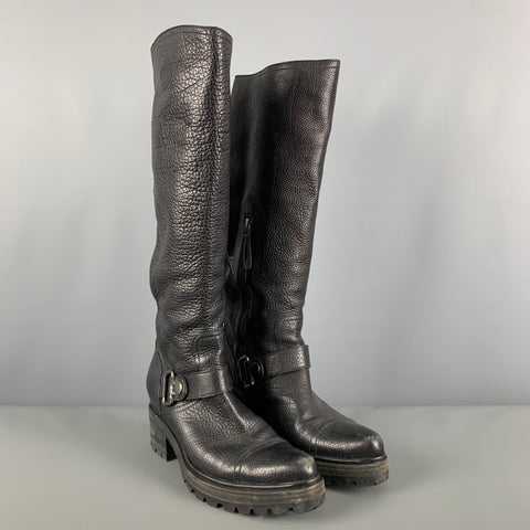 MIU MIU Talla 9 Botas con cremallera lateral de cuero negro de grano guijarro