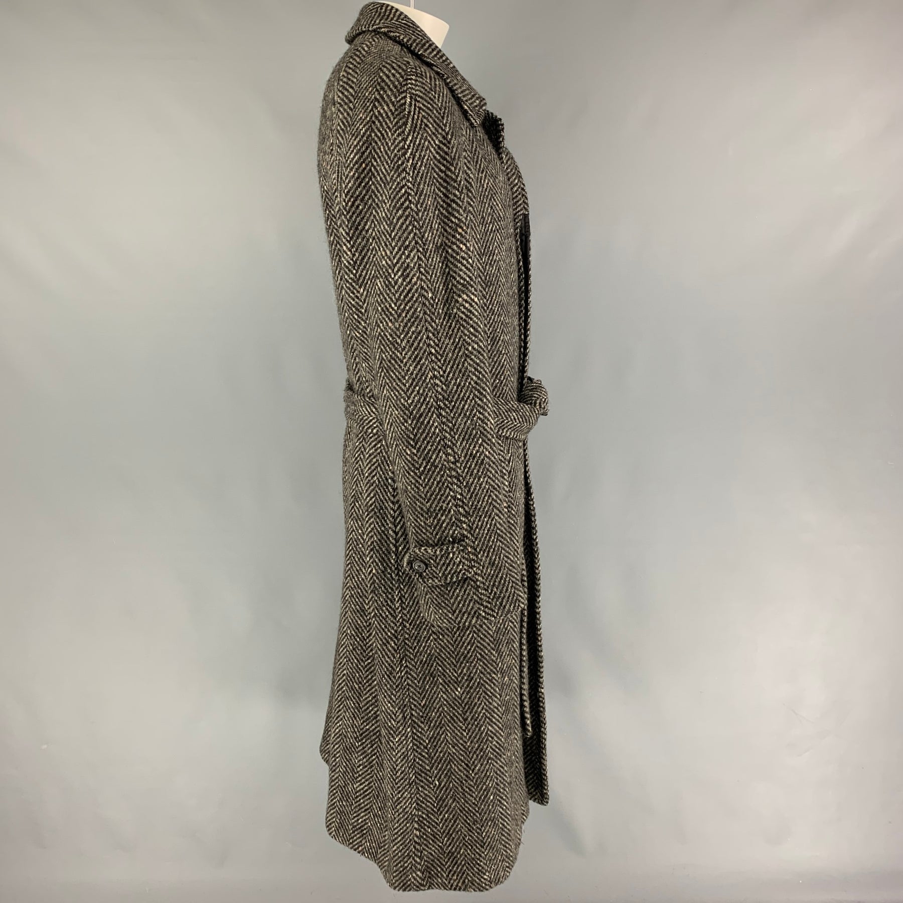 Vintage BURBERRYS for BARNEY'S NEW YORK Size XL Grey Black Herringbone Wool  Belted Coat – Sui Generis Designer Consignment