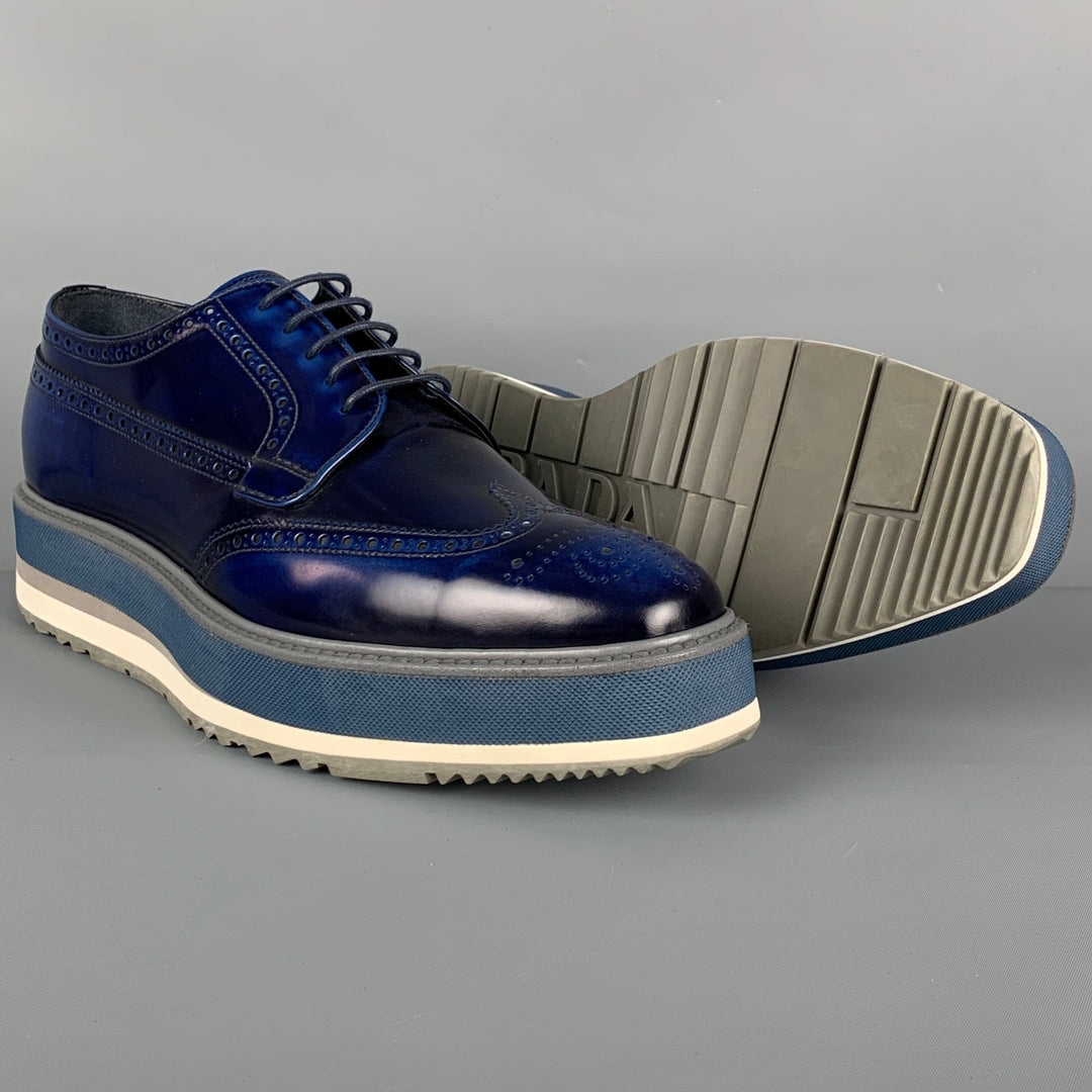 PRADA Taille 9 Chaussures à lacets en cuir perforé bleu Wingtip Platform