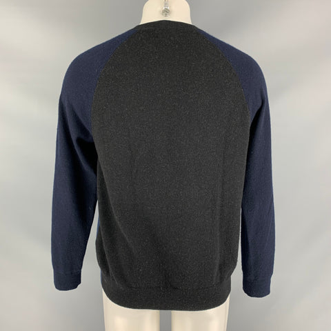 VINCE Size M Navy &  Charcoal Color Block Cashmere V-Neck Sweater