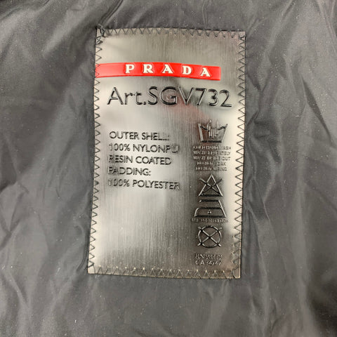PRADA Taille M Veste zippée en nylon noir
