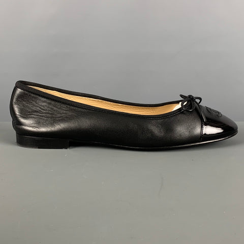 CHANEL Talla 11 Zapatos planos con punta de cuero negro