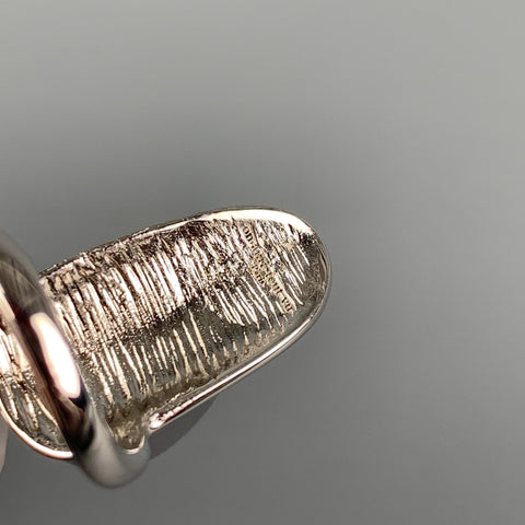 ON AURA TOUT VU PARIS Silver Tone Crystal Fingernail Ring