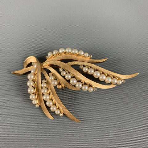 Broches et épingles VINTAGE en fausses perles dorées