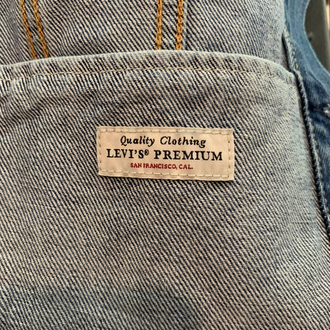 LEVI STRAUSS Vintage Fit Size L Blue Denim Virgil Trucker Jacket