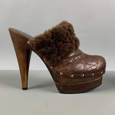 CHRISTIAN DIOR Talla 8 Zapatos de tacón tipo zueco de piel de oveja tipo gofre de cuero marrón