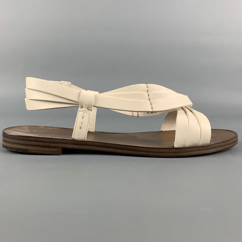 BOTTEGA VENETA Talla 8 Sandalias de cuero blanco y color topo
