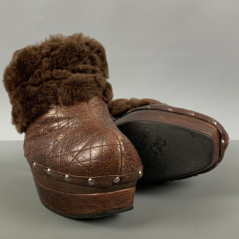 CHRISTIAN DIOR Talla 8 Zapatos de tacón tipo zueco de piel de oveja tipo gofre de cuero marrón