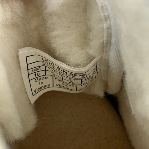 UGG Taille 10 Bottes Chukka à lacets en daim blanc