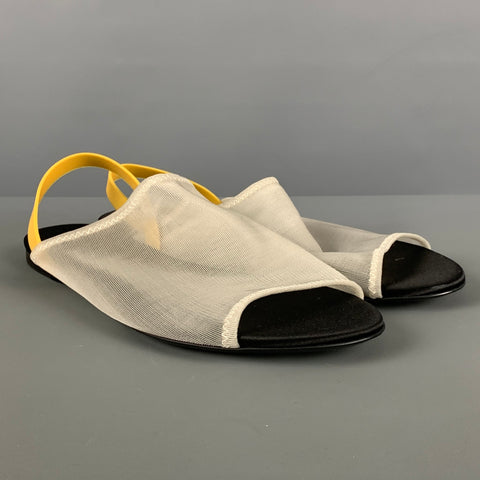 THE ROW Zapatos planos transparentes con tira trasera en seda de viscosa y color crema y negro, talla 7,5